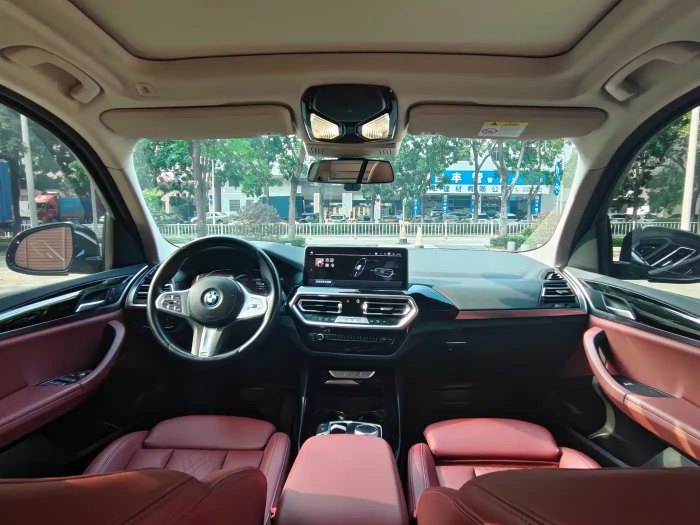 BMW iX3 2024 Leading Edition фото 14