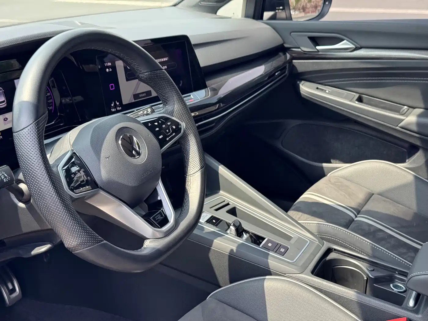 Volkswagen Golf 2023 Facelift 280TSI DSG R-Line Lite фото 8