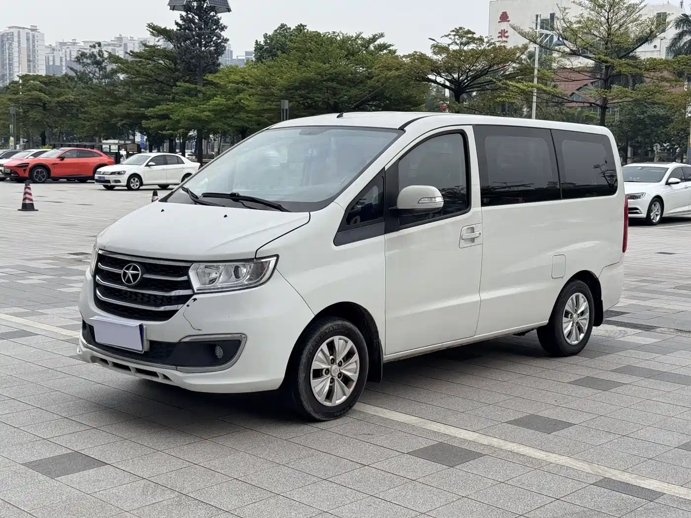 JAC Refine M3 2016 2016 IKEA Edition 1.6L Luxury