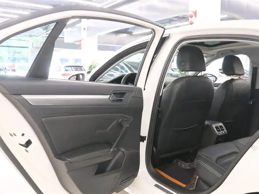 Volkswagen Lamando 2017 280TSI DSG Luxury Edition фото 15