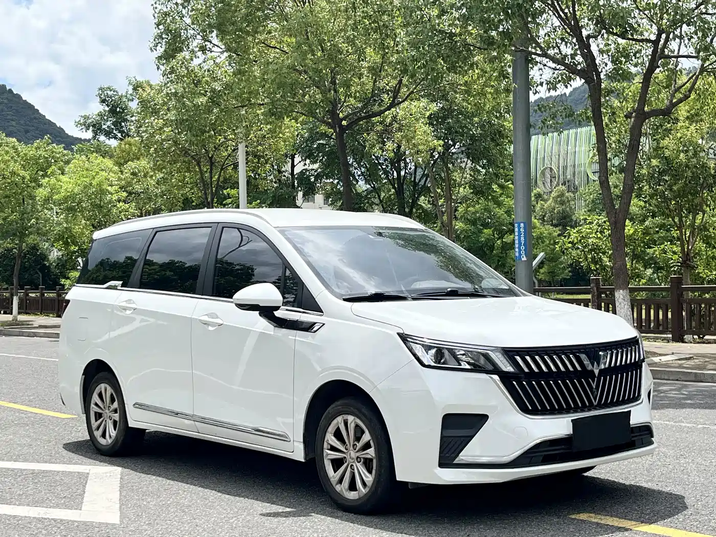 Wuling Motors Wuling Jiachen 2024 2022 1.5L Manual Light Comfort Edition