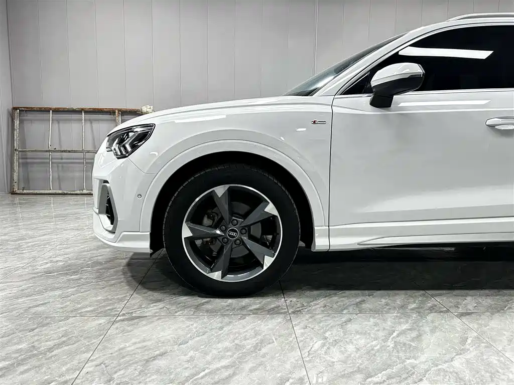 Audi Q3 2023 35 TFSI Fashion Dynamic (1.4T) фото 9
