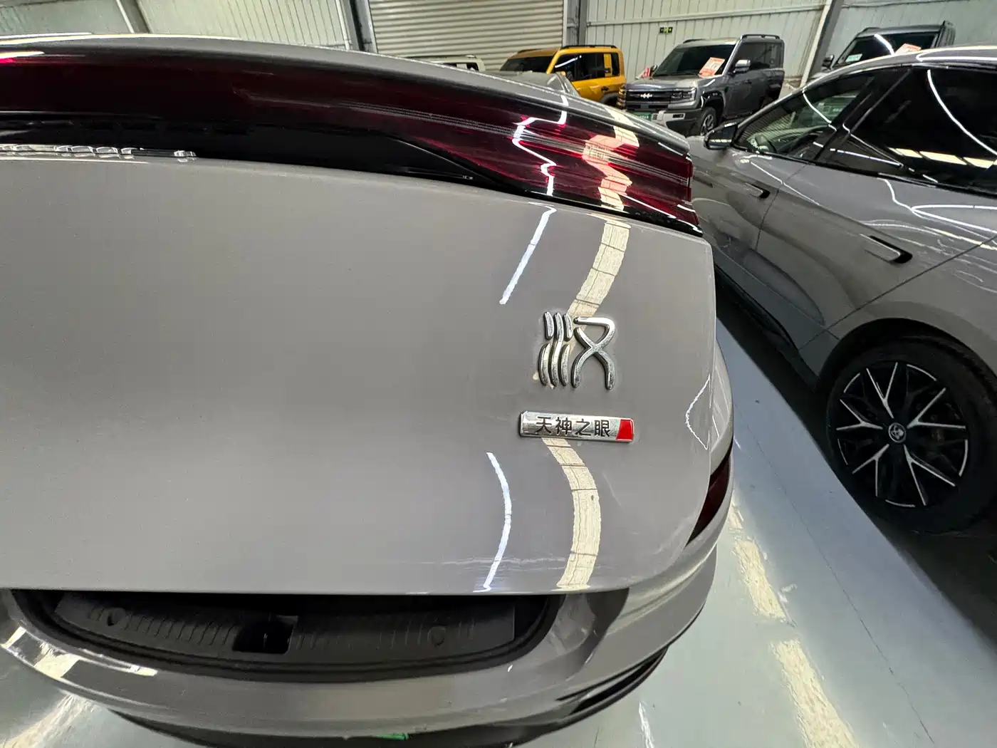 BYD Han 2025 DM-i Smart Driving Edition 125KM Honor фото 27