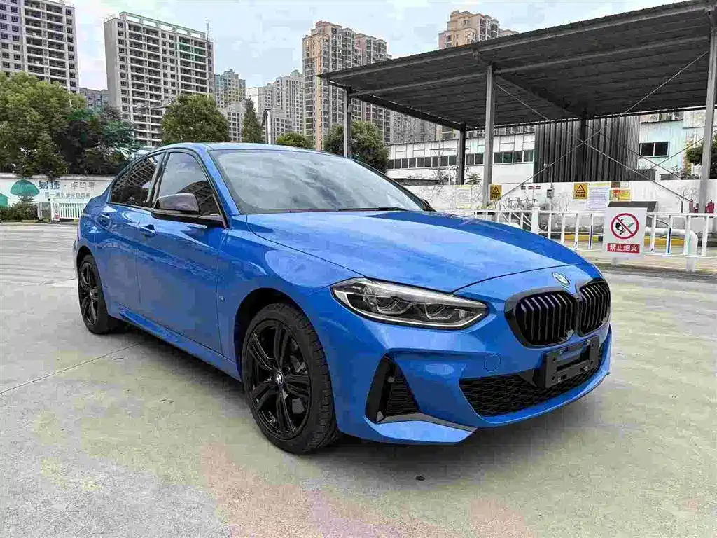 BMW 1 Series 2022 125i M Sport Shadow Edition фото 2