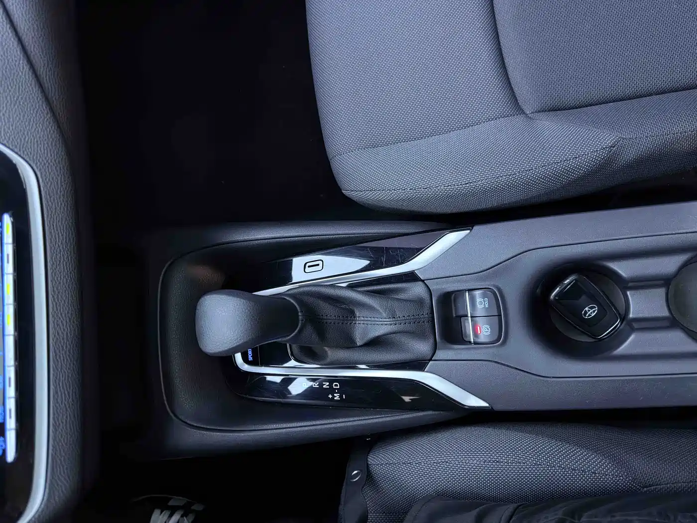 Toyota Levin 2022 185T CVT Luxury Edition фото 16