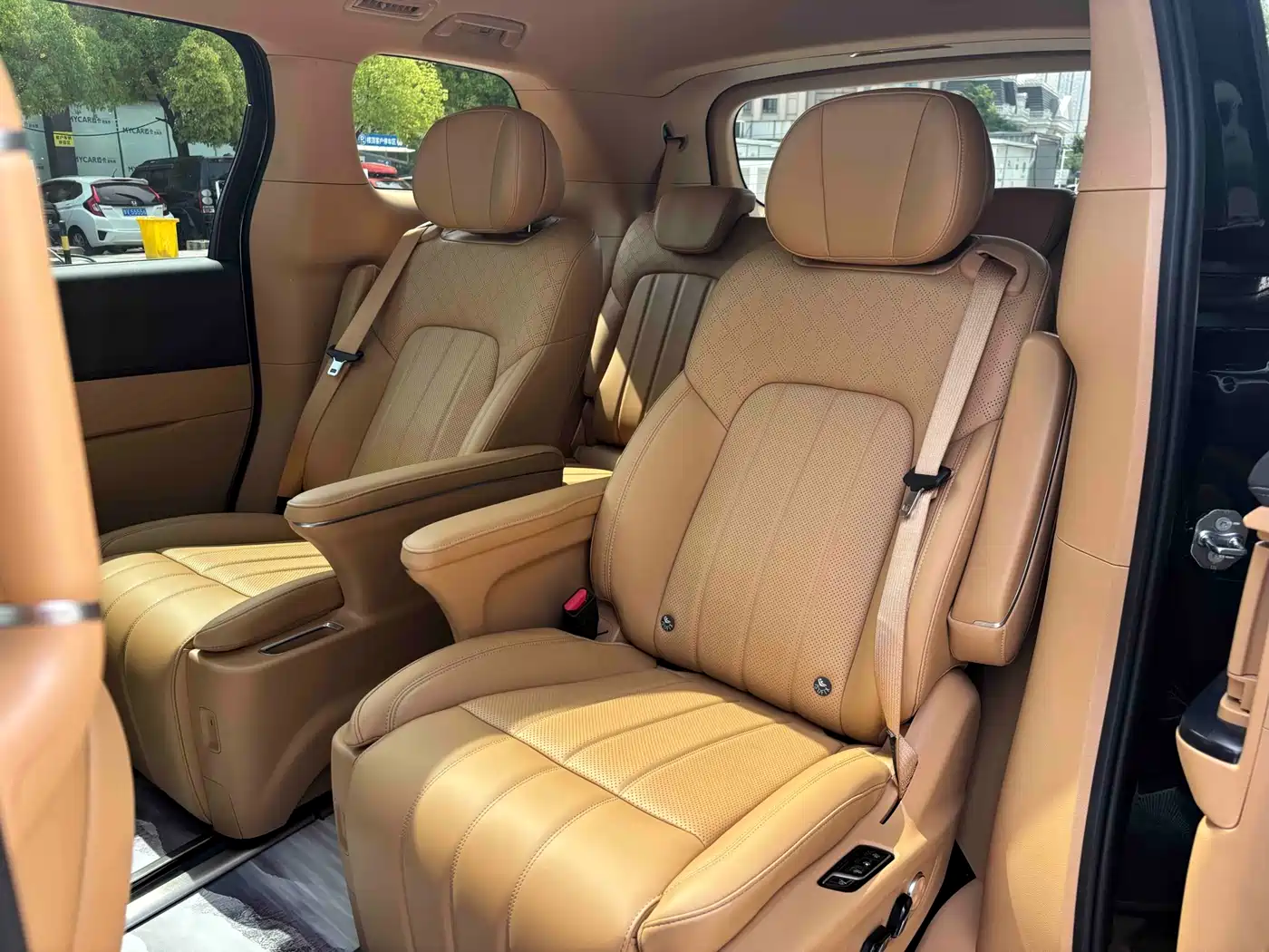 Voyah Auto Voyah Dreamer 2024 PHEV Extended Range Premium Edition фото 7