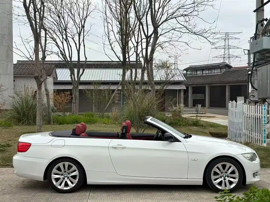 BMW 3 Series (Import) 2011 330i Convertible Coupe фото 14