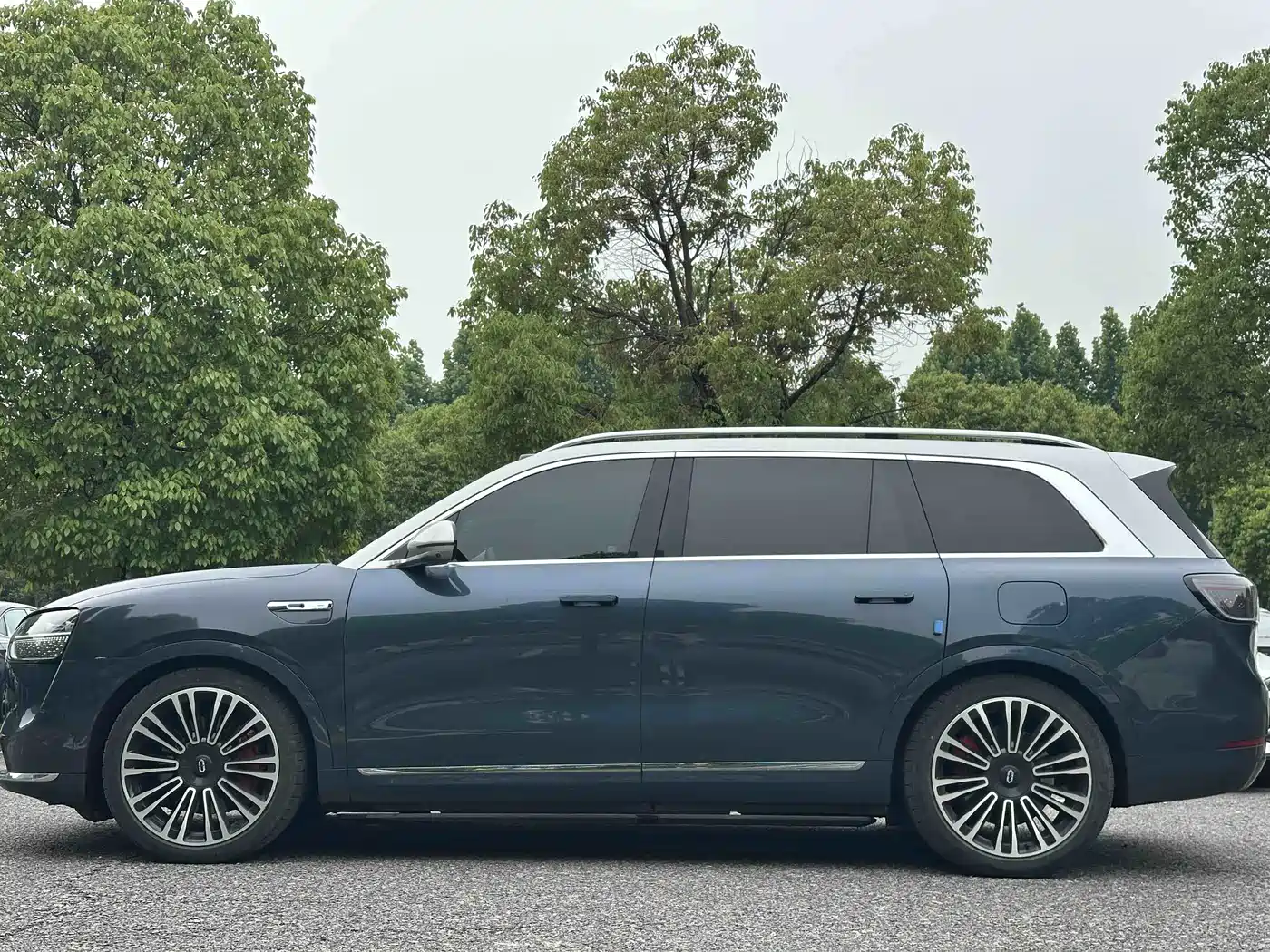 AITO Wenjie AITO M9 2024 Range Extender Ultra 52kWh 6-seater фото 2
