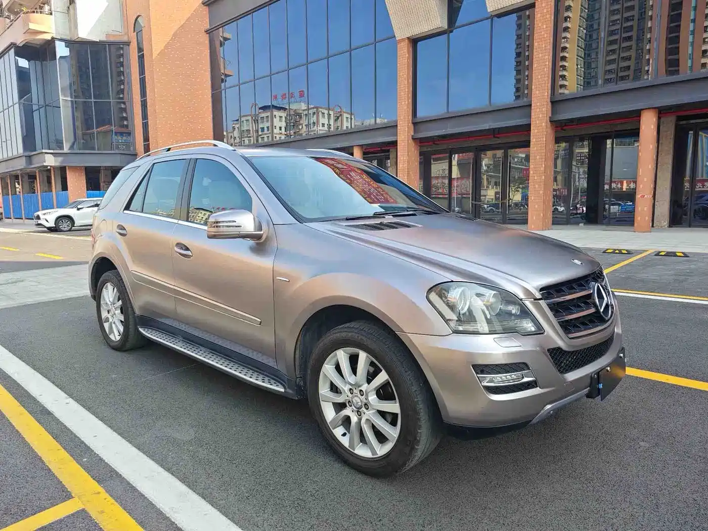 Mercedes-Benz M-Class 2010 ML 350 4MATIC Luxury Special Edition фото 3
