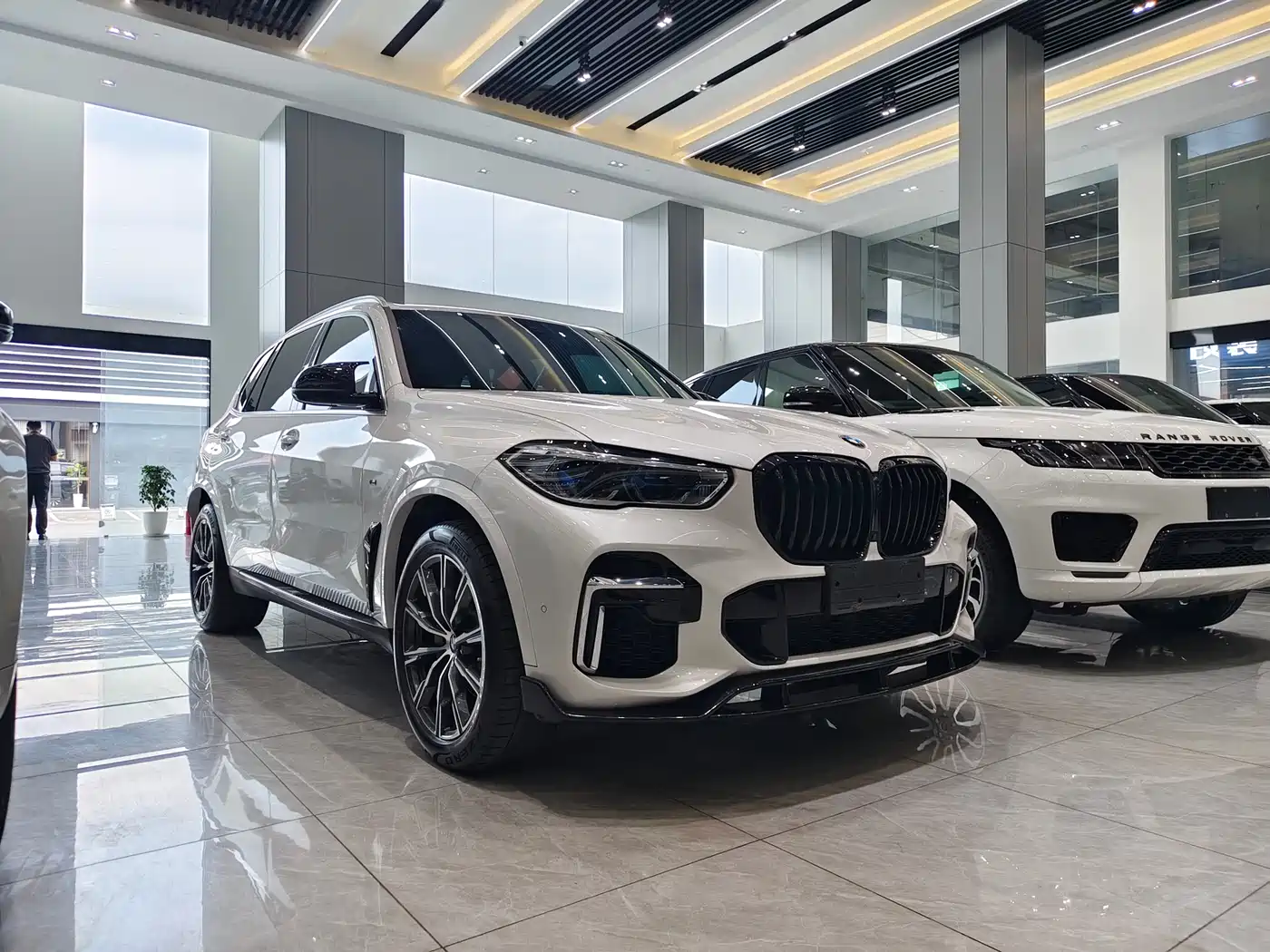 BMW X5 2022 xDrive 30Li Premium M Sport Package