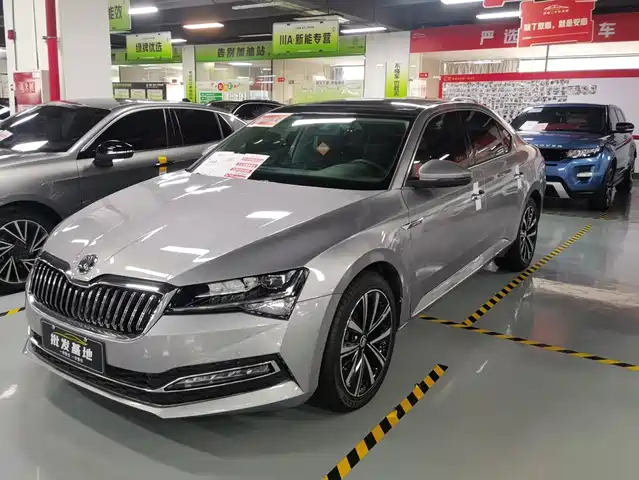 Škoda Superb 2021