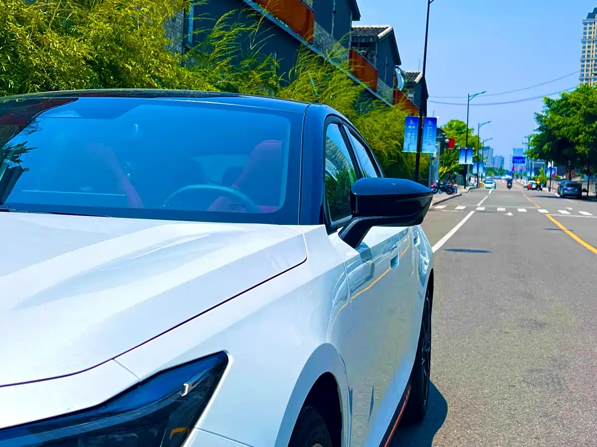 CHANGAN UNI-V