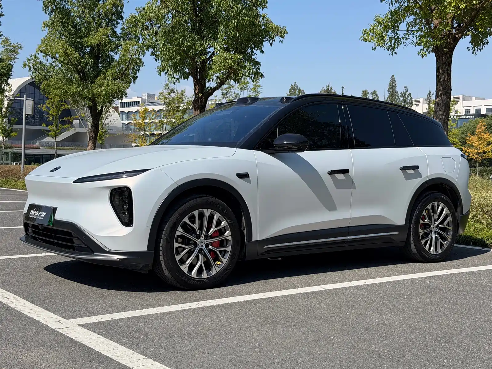 Фото 1 - NIO ES6