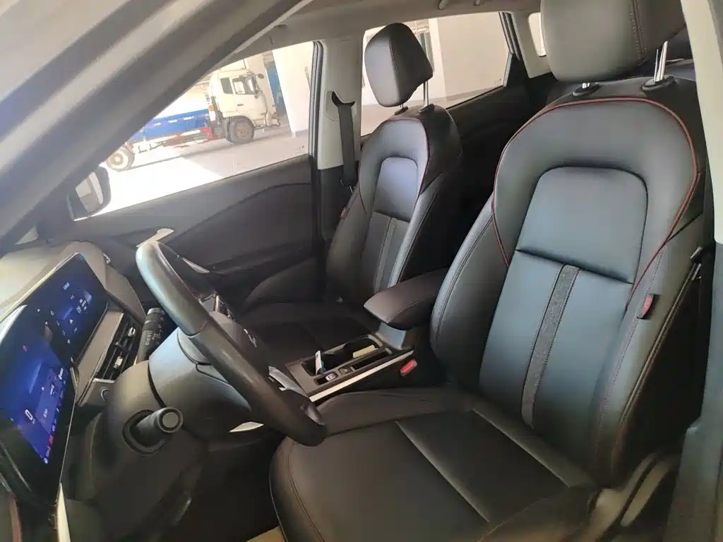 Chevrolet Trax 2023 2022 Tracker RS 1.5T CVT Cool MAX