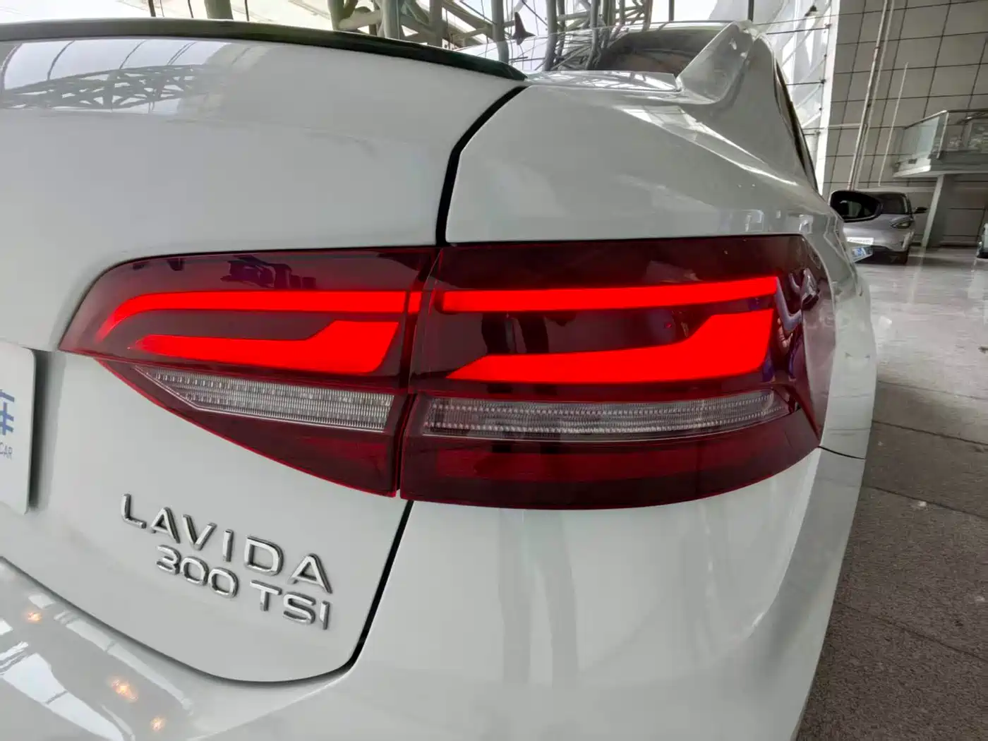 Volkswagen Lavida 2024 Model 300TSI DSG Starlight Leading Edition фото 27