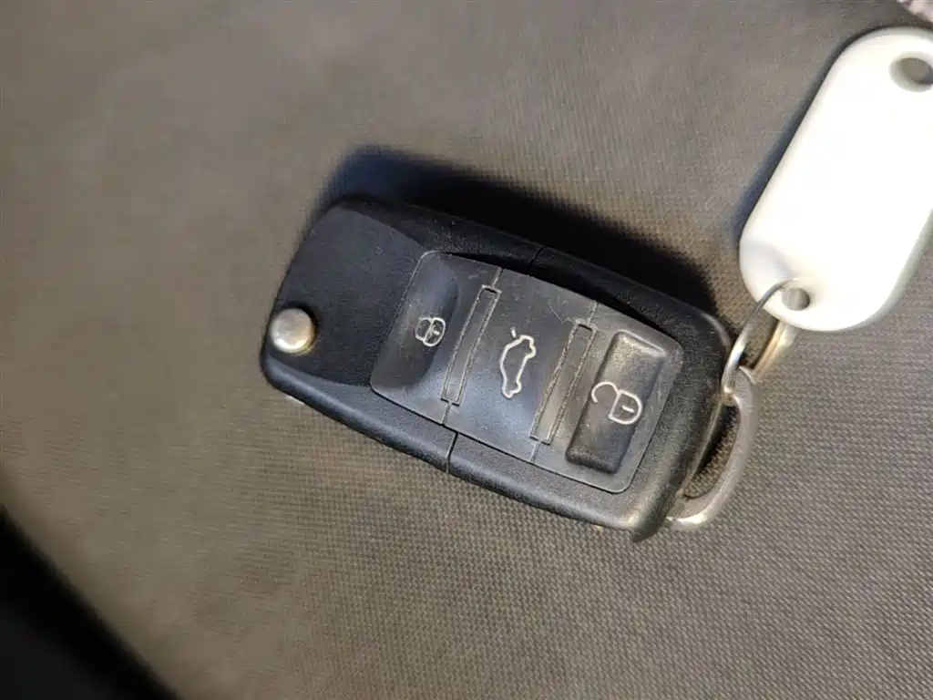 Volkswagen Polo 2016 1.4L Automatic Trend фото 9
