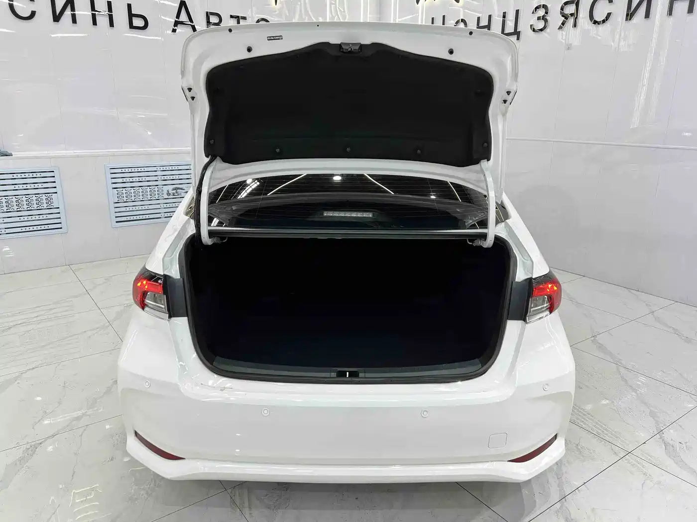 Toyota Corolla 2022 TNGA 1.5L CVT Pioneer Edition фото 17