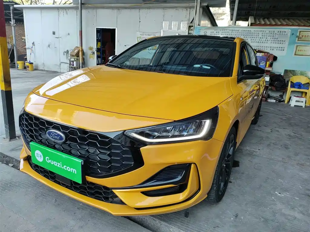 Ford Focus 2022 Sedan EcoBoost 180 Automatic ST Line