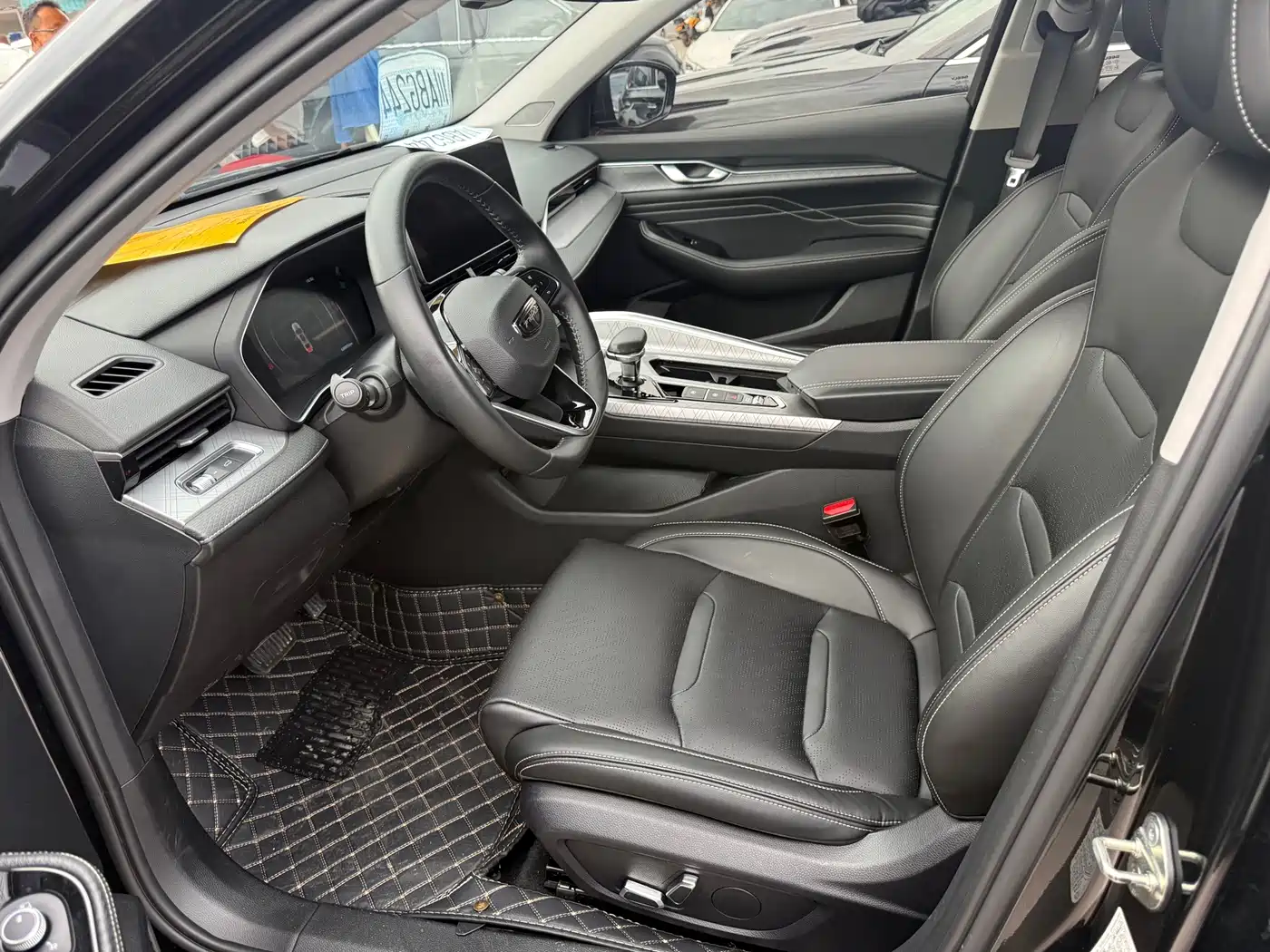 Фото 4 - Geely Preface
