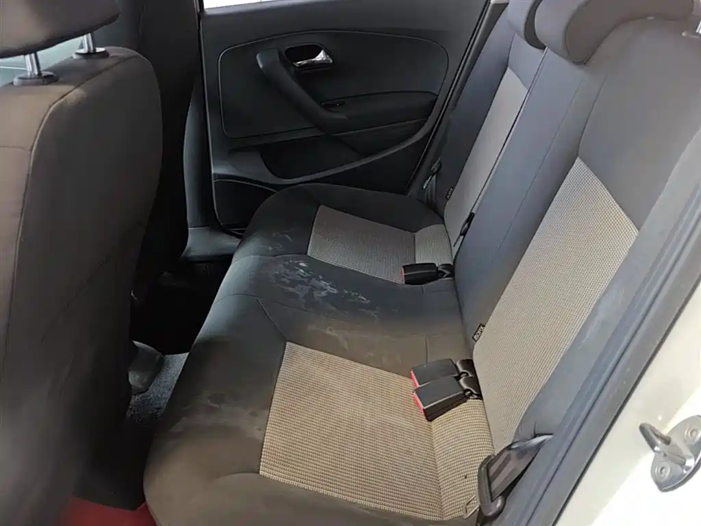 Volkswagen Polo 2016 1.4L Automatic Trend фото 17