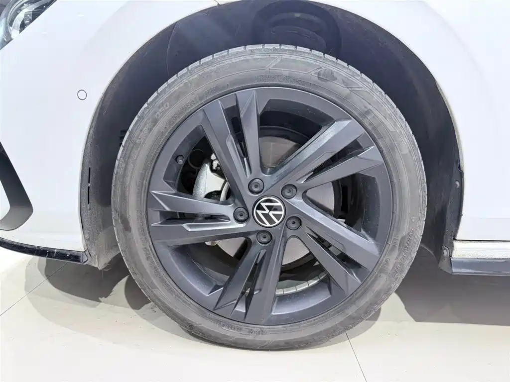 Volkswagen Golf 2023 Model 280TSI DSG R-Line фото 20