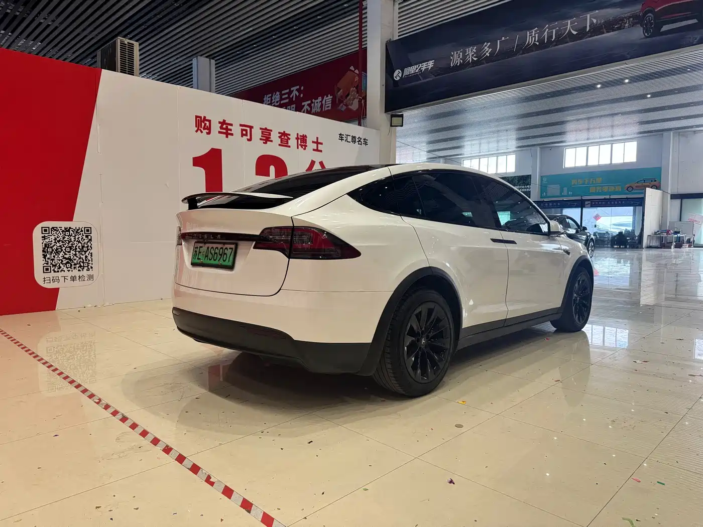 TESLA MODEL X