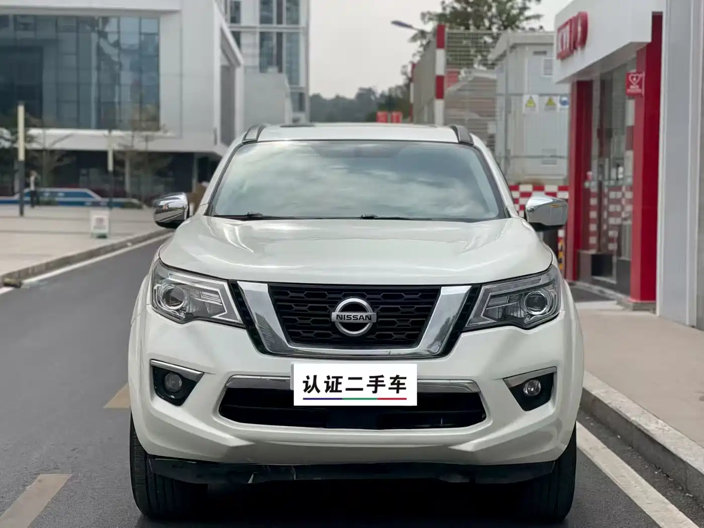 Nissan Terra 2018 2.5L Automatic 2WD Luxury Edition фото 2