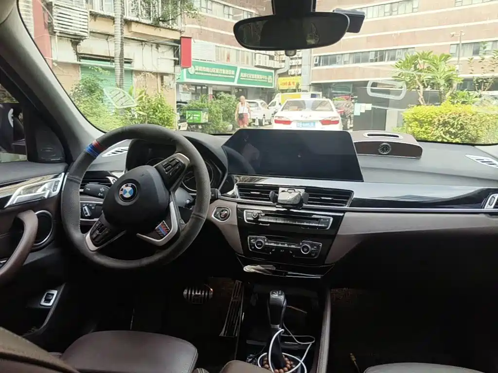 Фото 12 - BMW X1