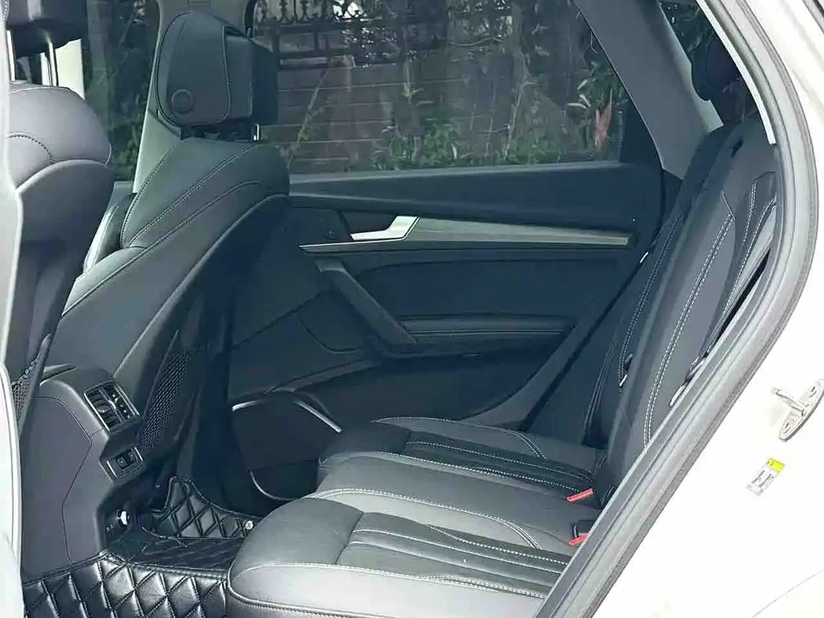 Audi Q5L 2022 40T Luxury Elegance фото 7