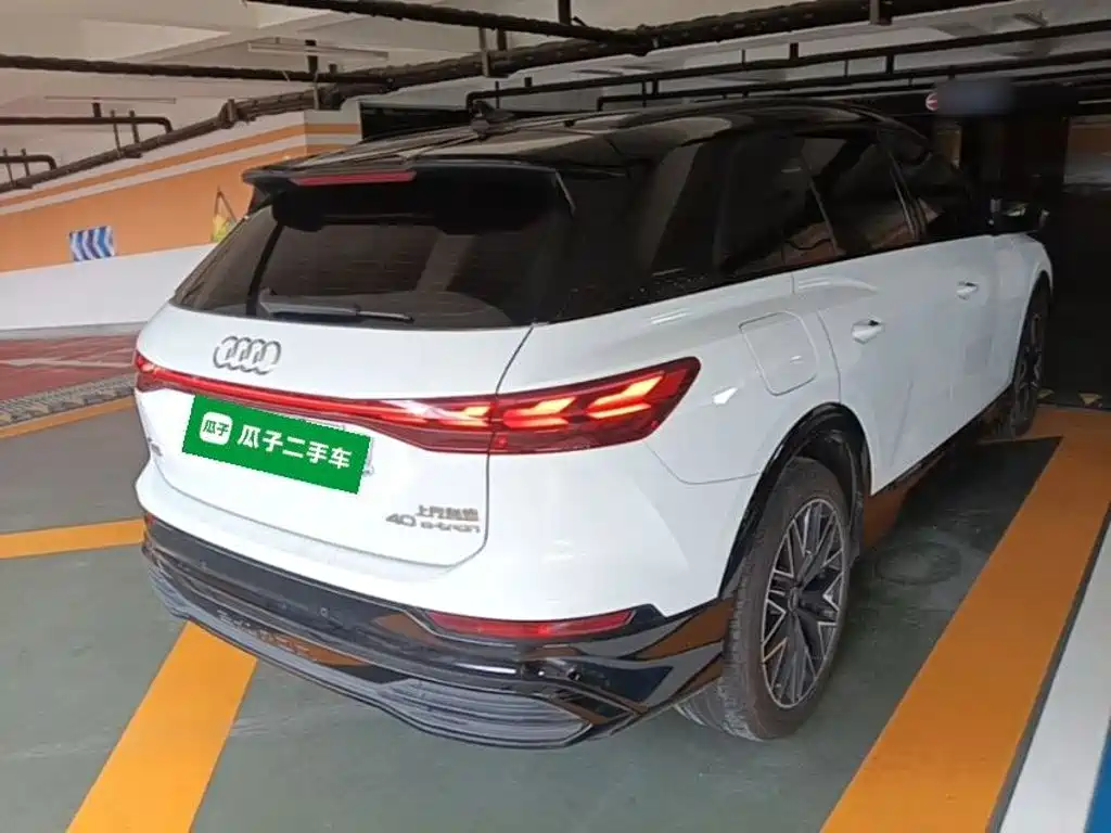 Audi Q5 e-tron 2023 2022 40 e-tron Starlight Mech Suit