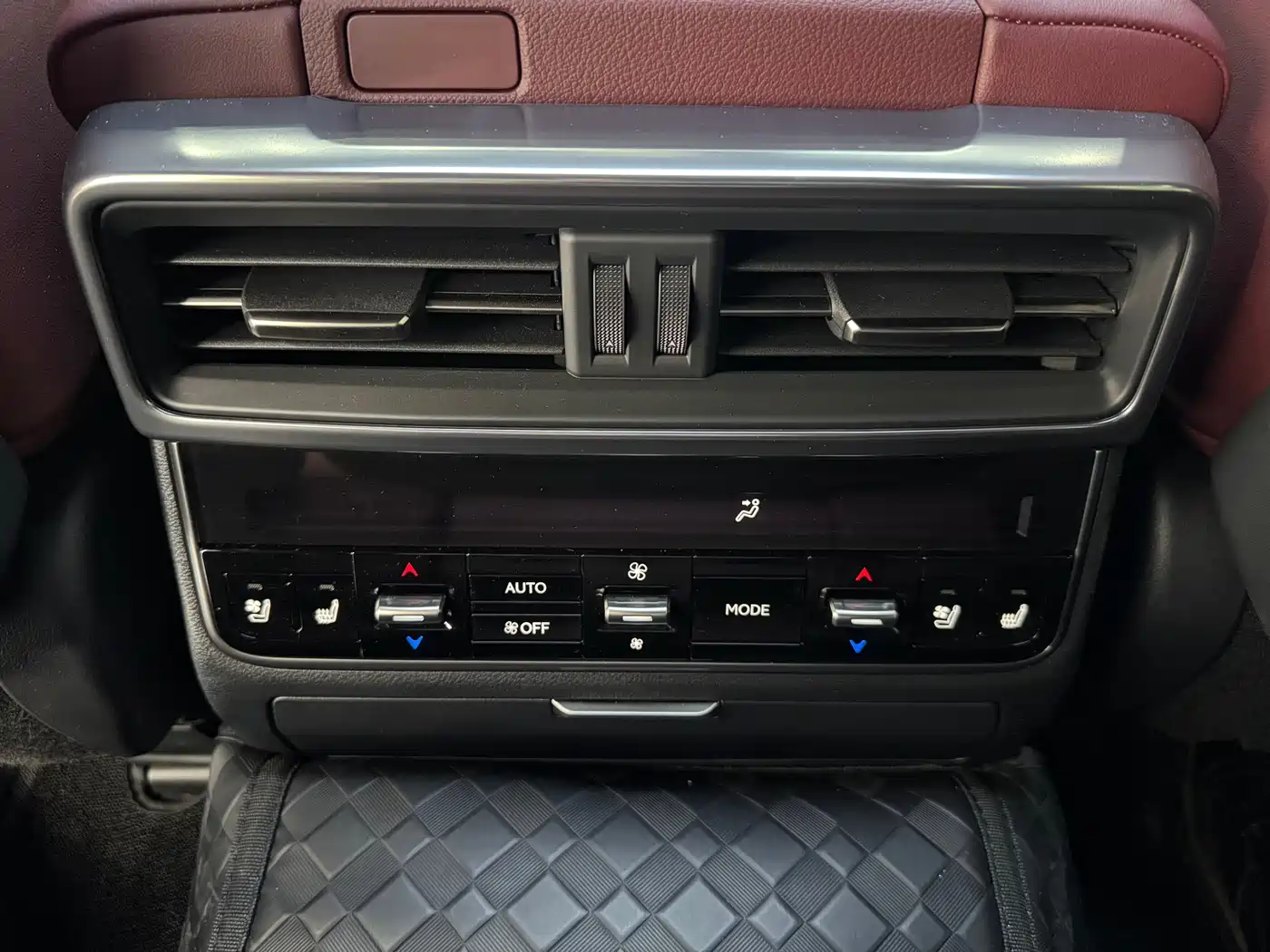 Lexus LX 2025 700h Boundary Edition фото 18