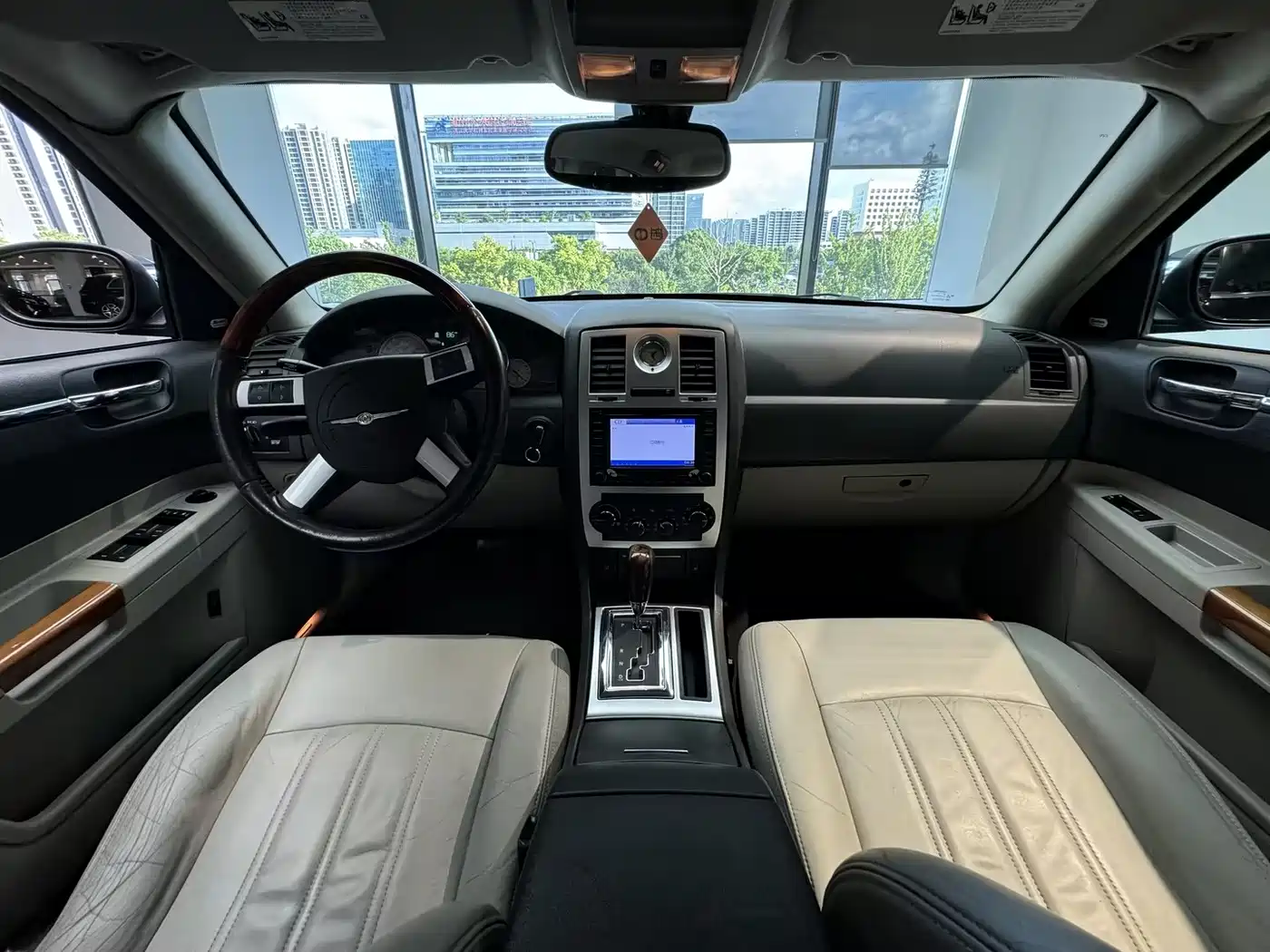 Chrysler 300C 2009 2006 Model 3.5L Luxury Navigator Edition