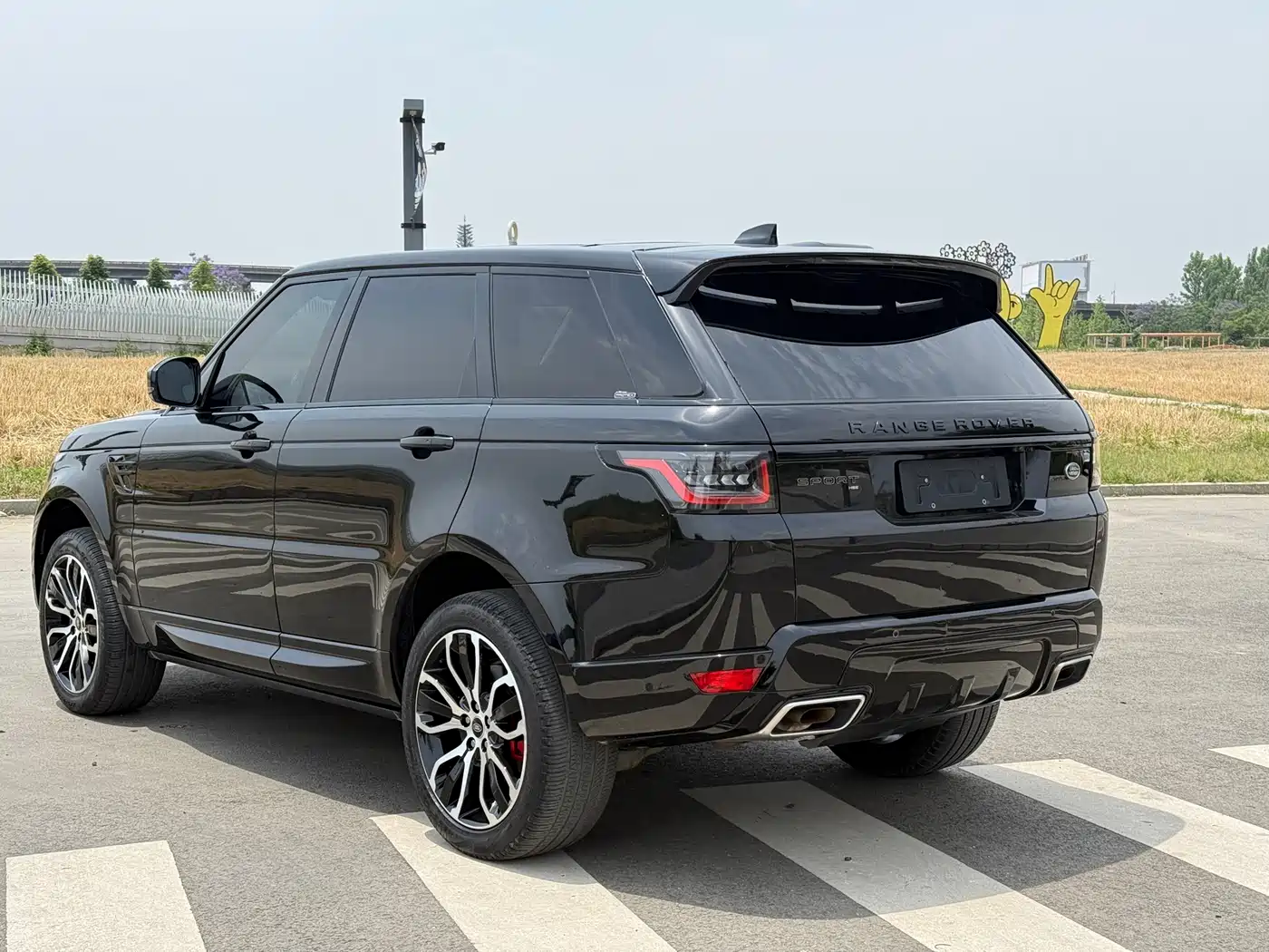 Land Rover Range Rover Sport 2022 3.0 L6 Gloss Black Edition фото 7