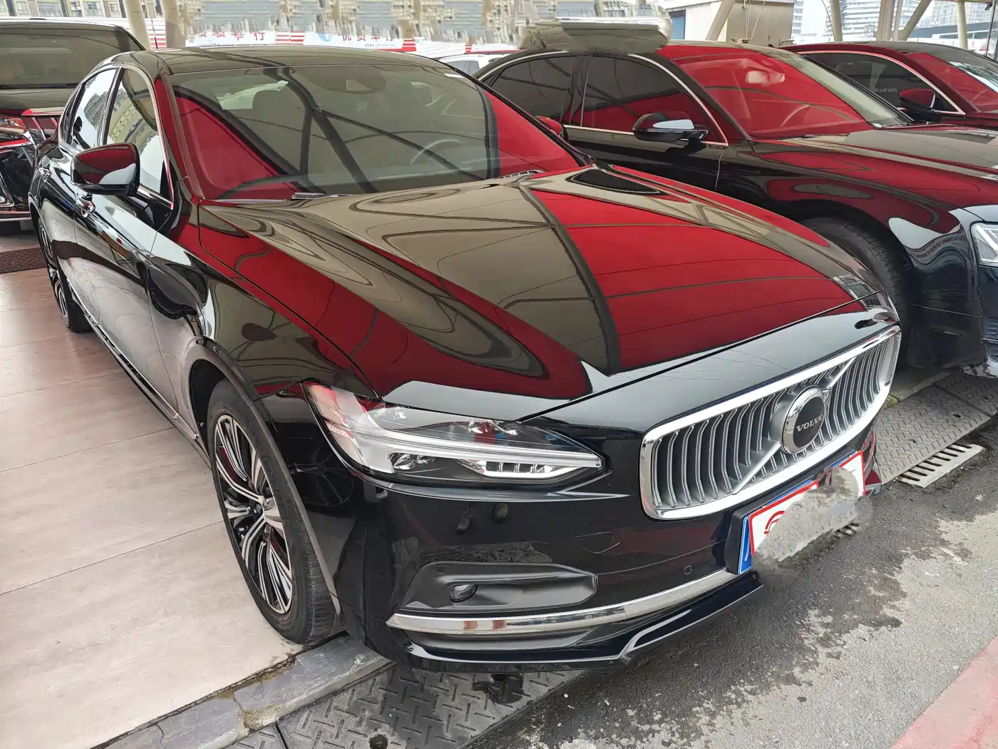 Volvo S90 2021 Model B5 Inscription Luxury Edition фото 3
