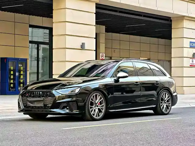 AUDI S4