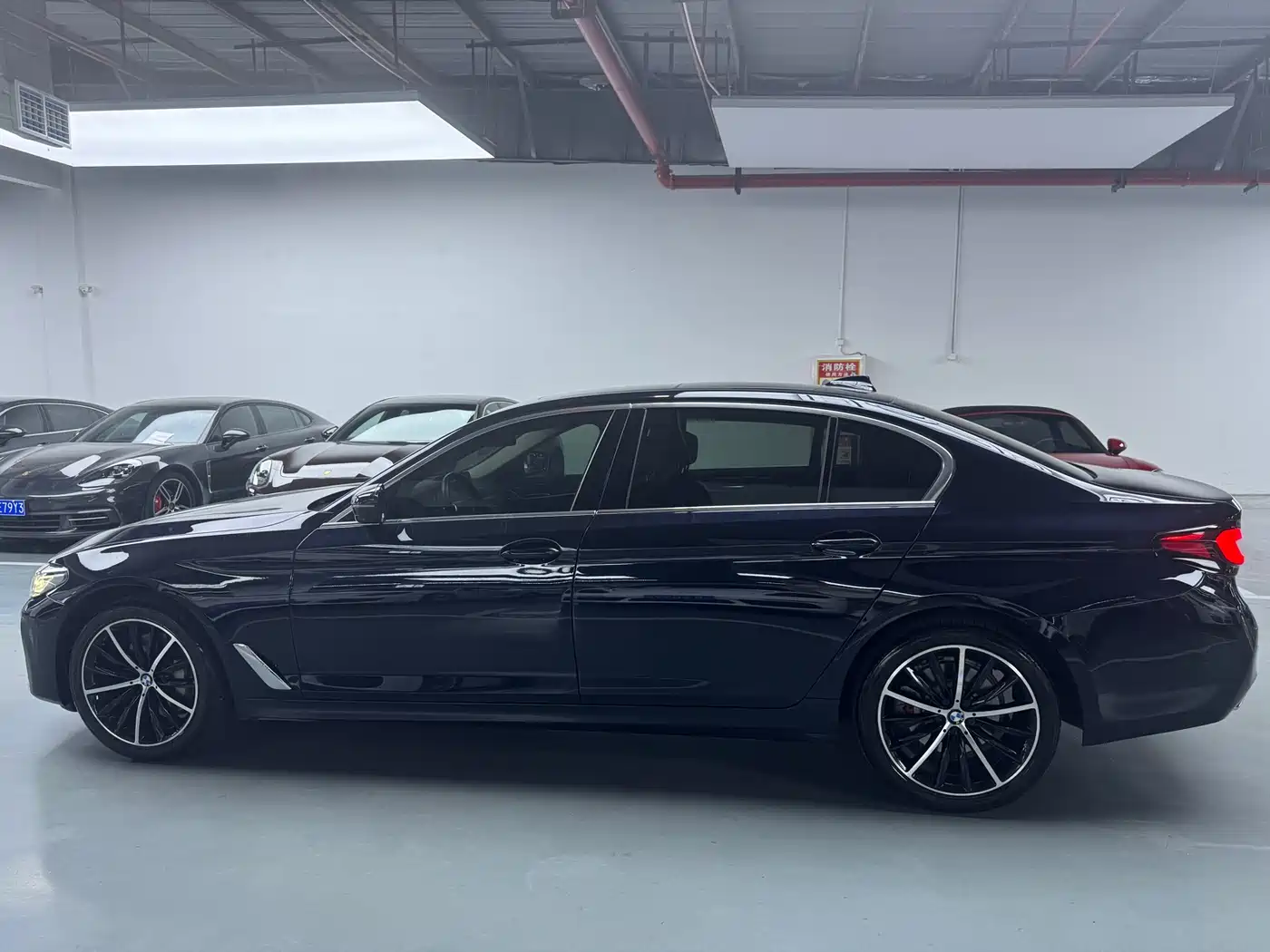 BMW 5 Series 2022 530Li Exclusive Luxury Package фото 14