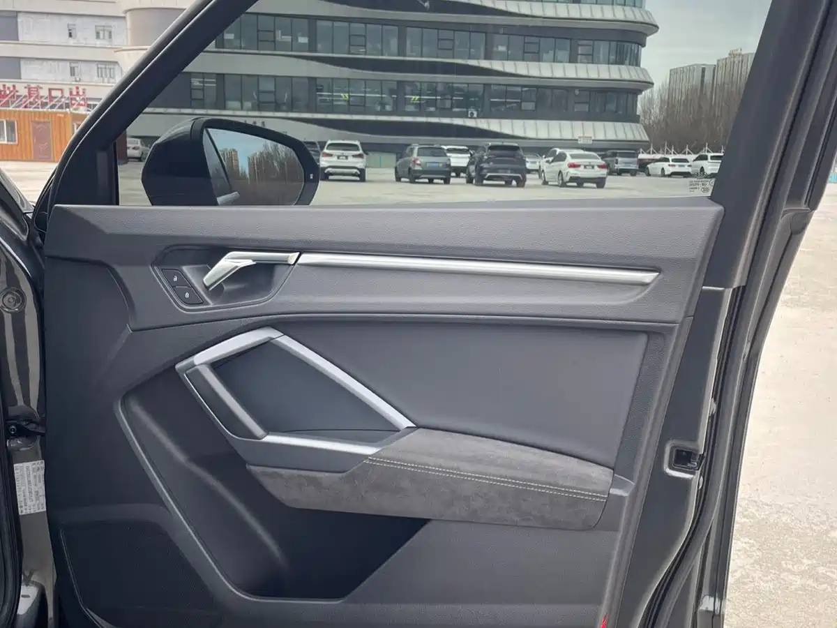 Audi Q3 Sportback 2021 40 TFSI Premium Life Edition фото 14