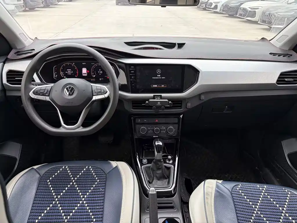 Volkswagen Tacqua 2023 2021 1.5L Automatic Smart Connect Edition