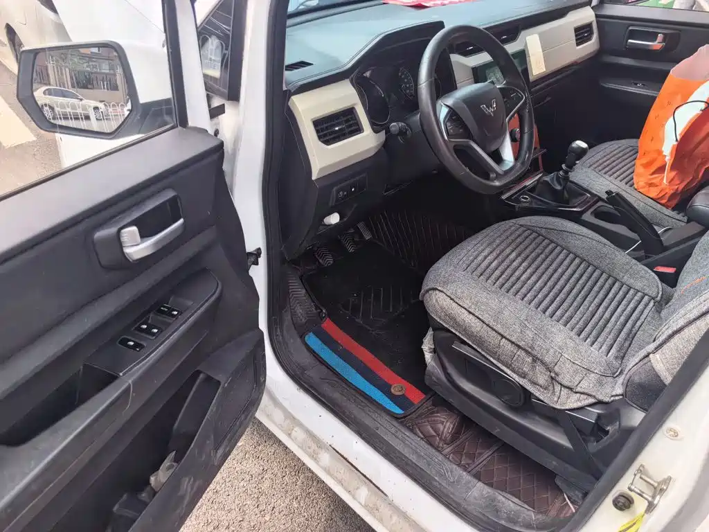 Wuling Motors Wuling Hongguang PLUS 2020 2020 1.5L Manual Comfort 7-seater