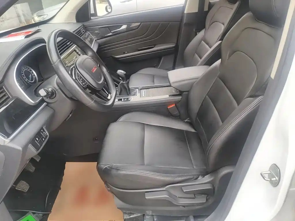 Sinotruk VGV VGV U70 2020 2020 Model 1.5T Manual Comfort 7-Seater