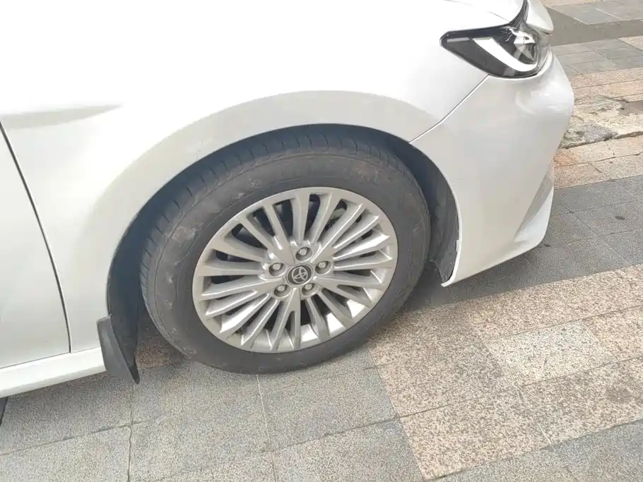 Фото 6 - Toyota Camry