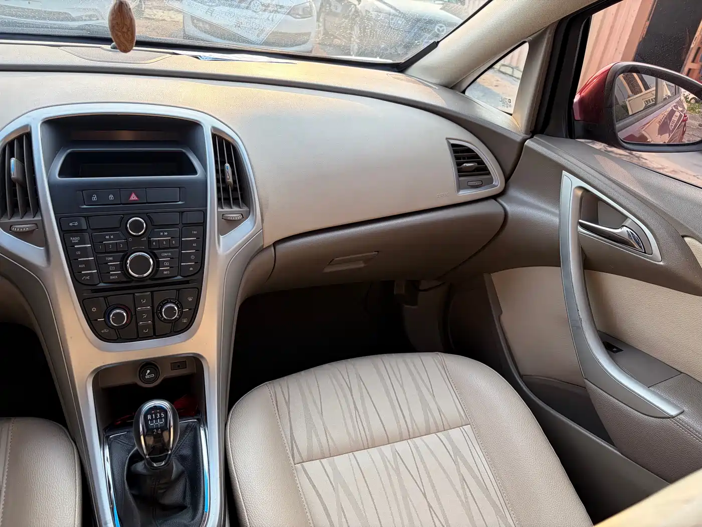 Buick Excelle 2013 Model GT 1.6L Manual Comfort фото 12