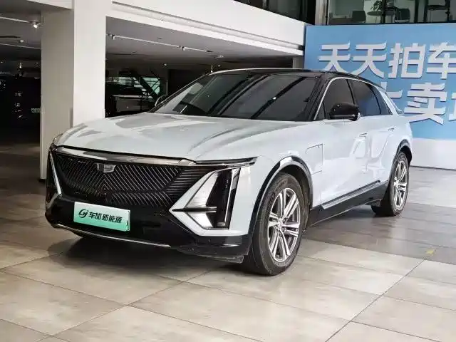 Cadillac Lyriq Задний привод, увеличенный запас хода, Люкс