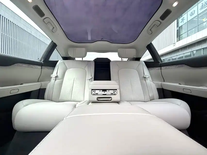 NIO ET7 2024 75kWh Executive Edition фото 6