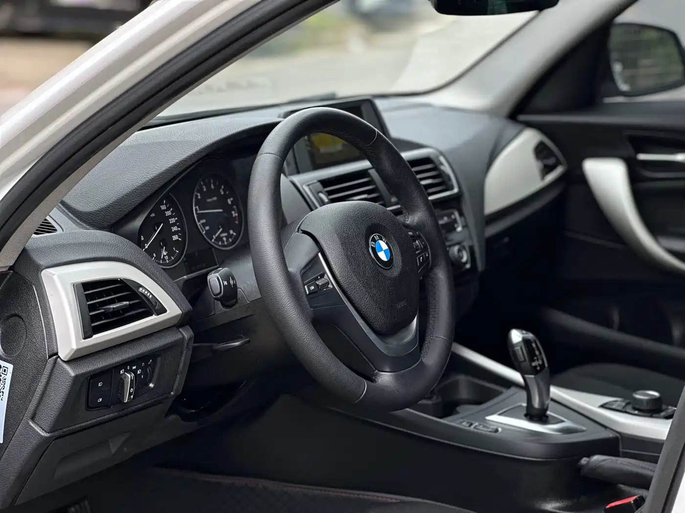 BMW 1 Series (Import) 2016 120i Sport Design Package фото 6