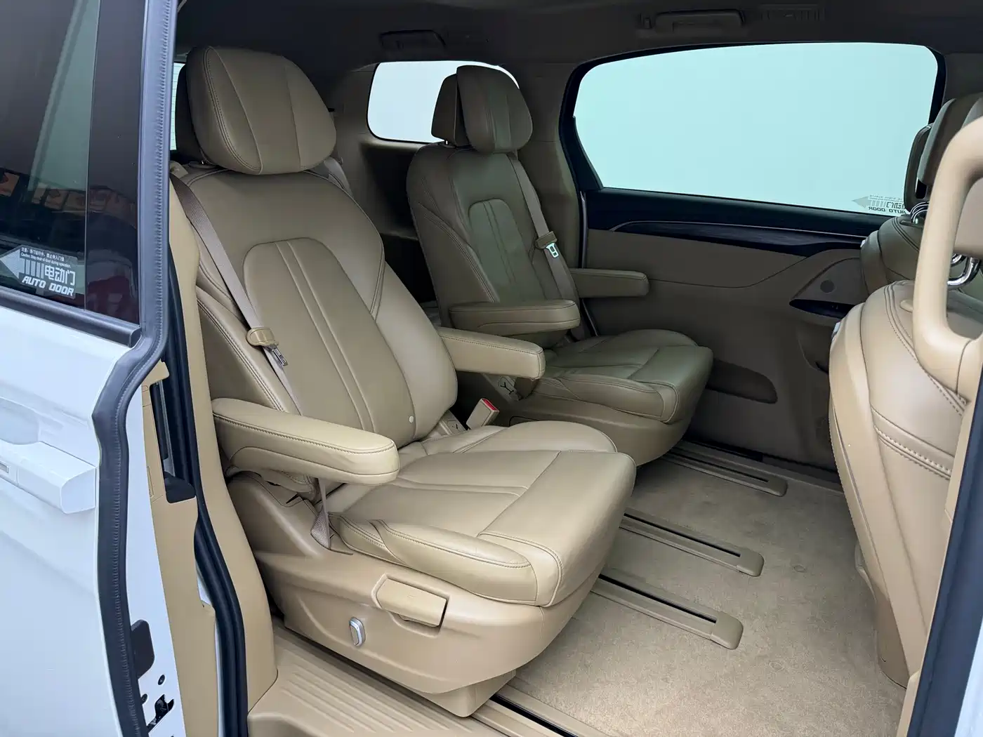 Buick GL8 2021 ES Landlord 653T Premium фото 8