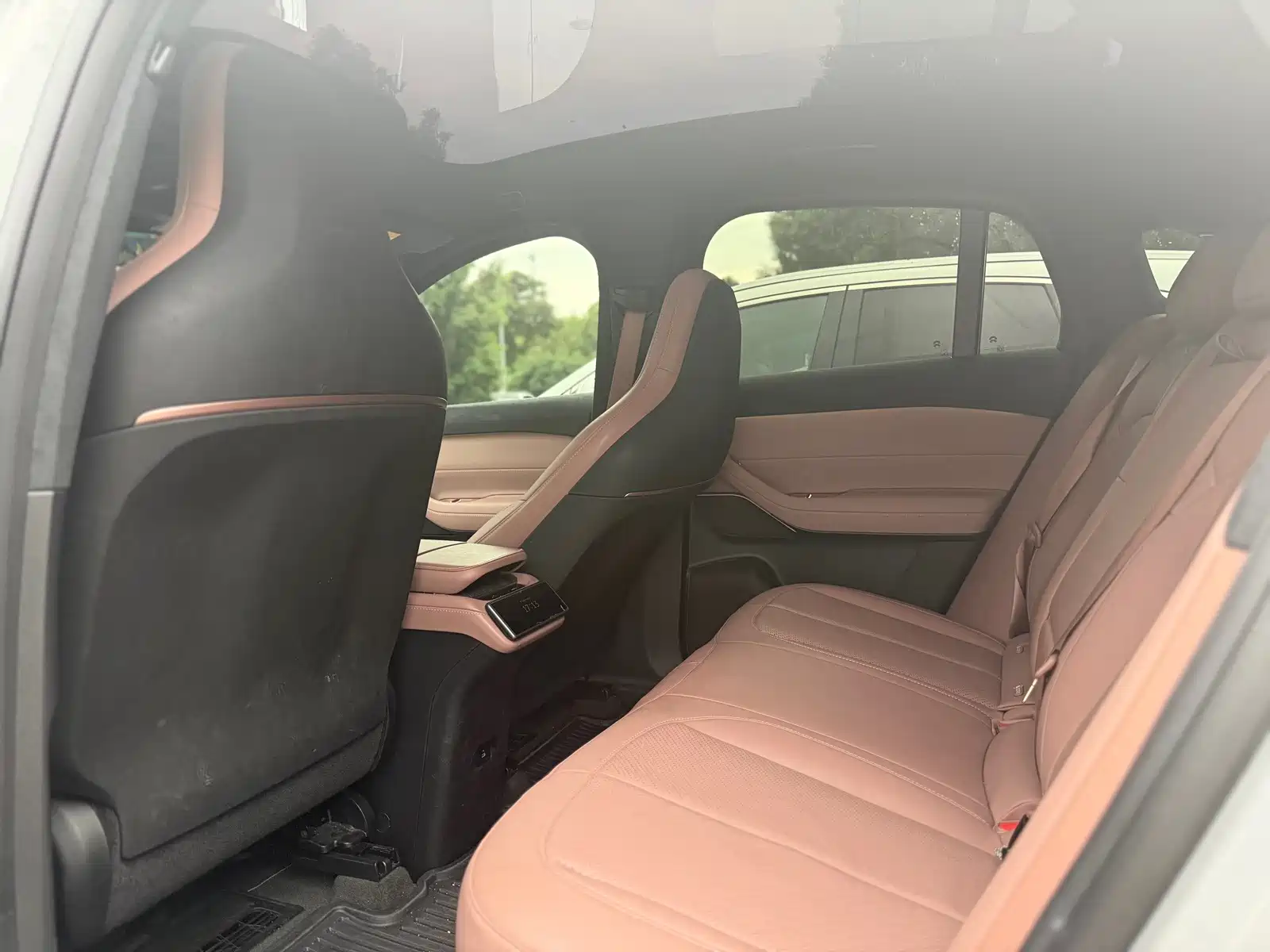 Фото 4 - NIO EC6