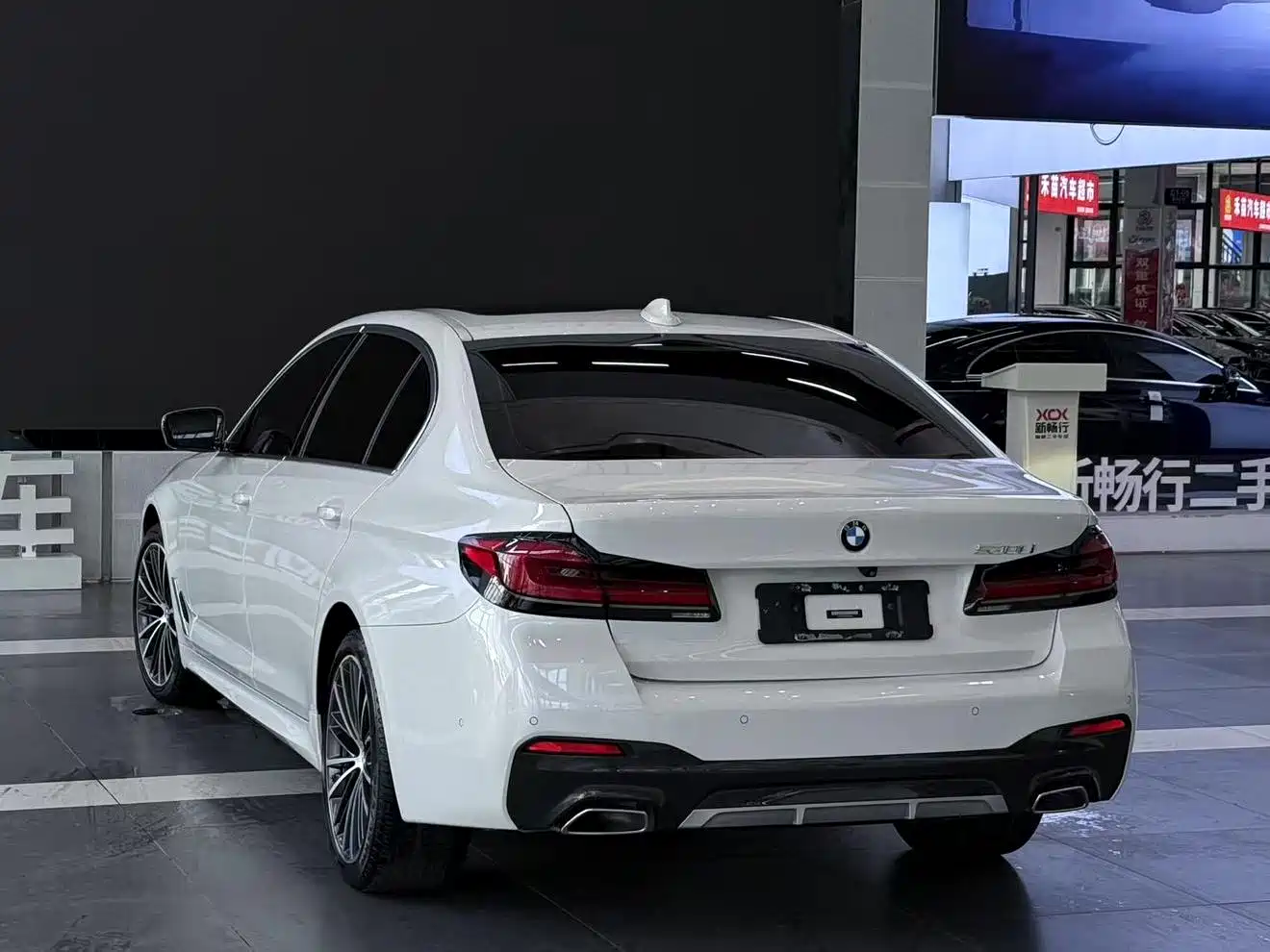 BMW 5 Series 2021 530Li Leading M Sport Package фото 4