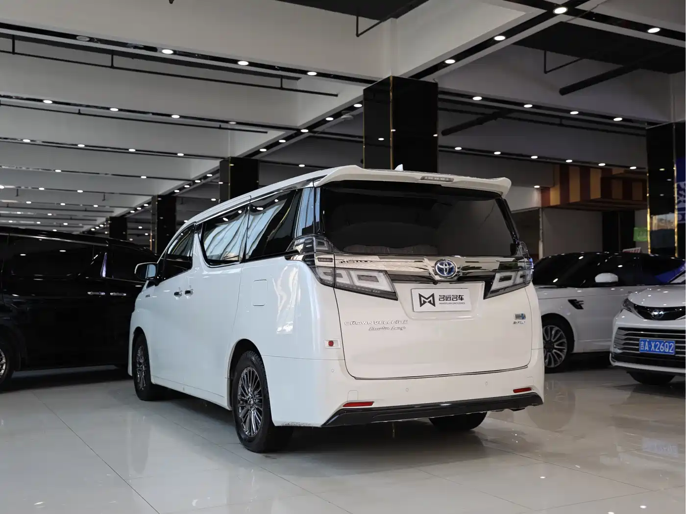 Toyota Vellfire 2021 Crown Hybrid 2.5L HV Premium Edition фото 16