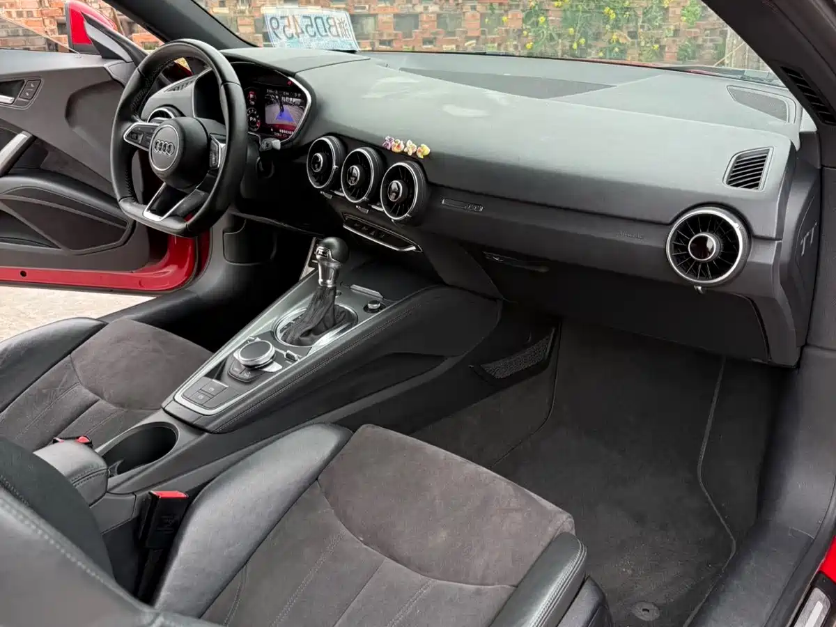 Audi TT 2015 TT Coupe 45 TFSI фото 4
